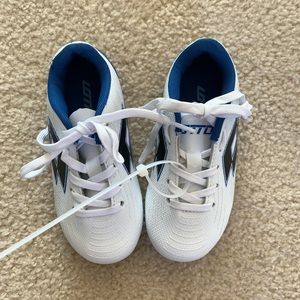 Boys Lotto soccer cleats